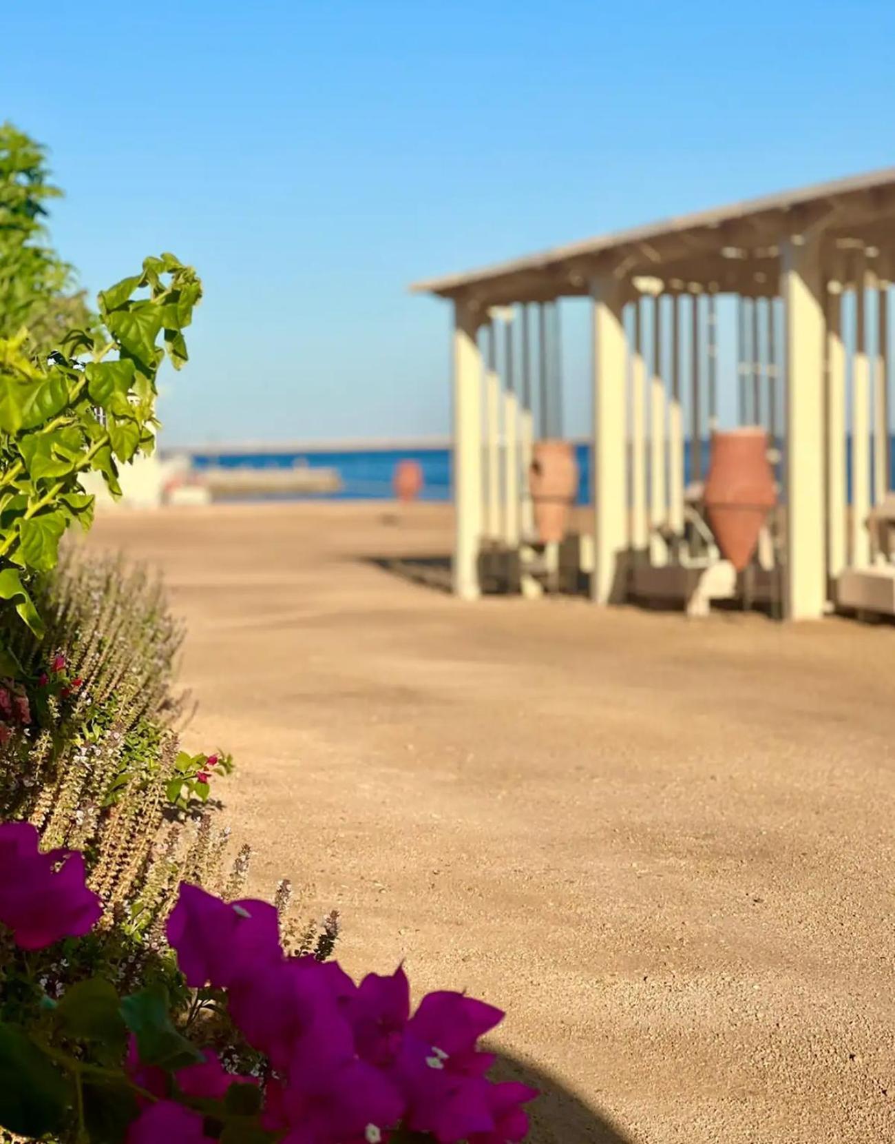Perfect For Couples, Sunny & Seaview & Free Wi-fi